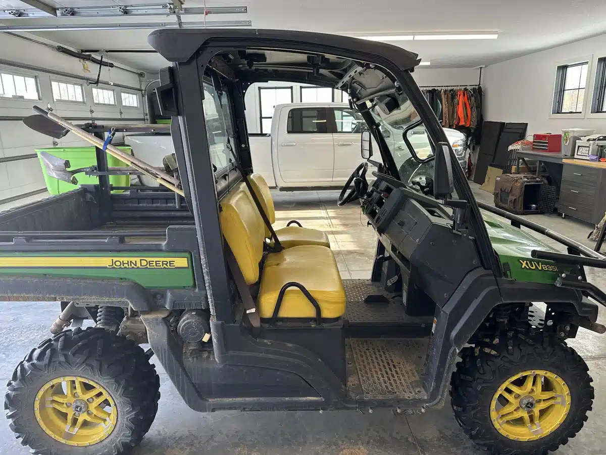 Gallery image 2 for 2018 John Deere XUV 835M Utility Vehicle