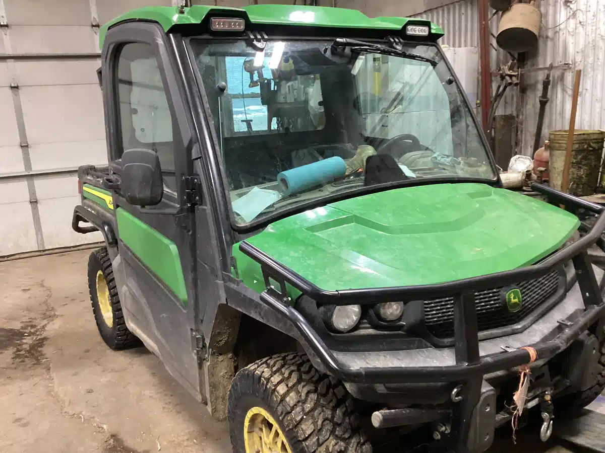 Gallery image 1 for 2024 John Deere XUV 835R Utility Vehicle