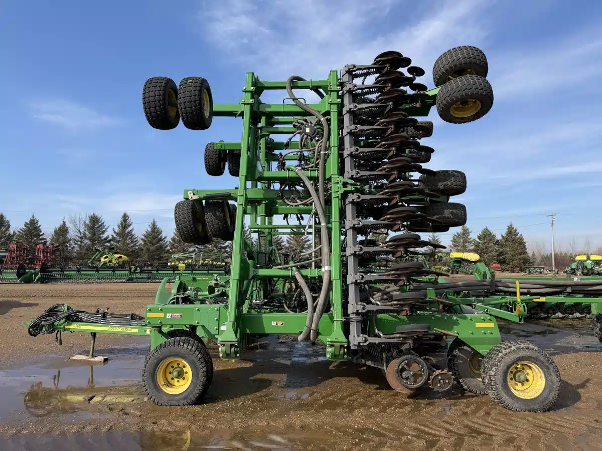 Photo de la Galerie 2 pour 2012 John Deere 1890 Semoir à air