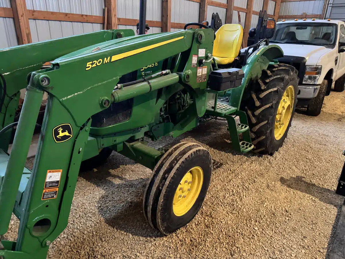 Gallery image 1 for 2018 John Deere 5045E Tractor