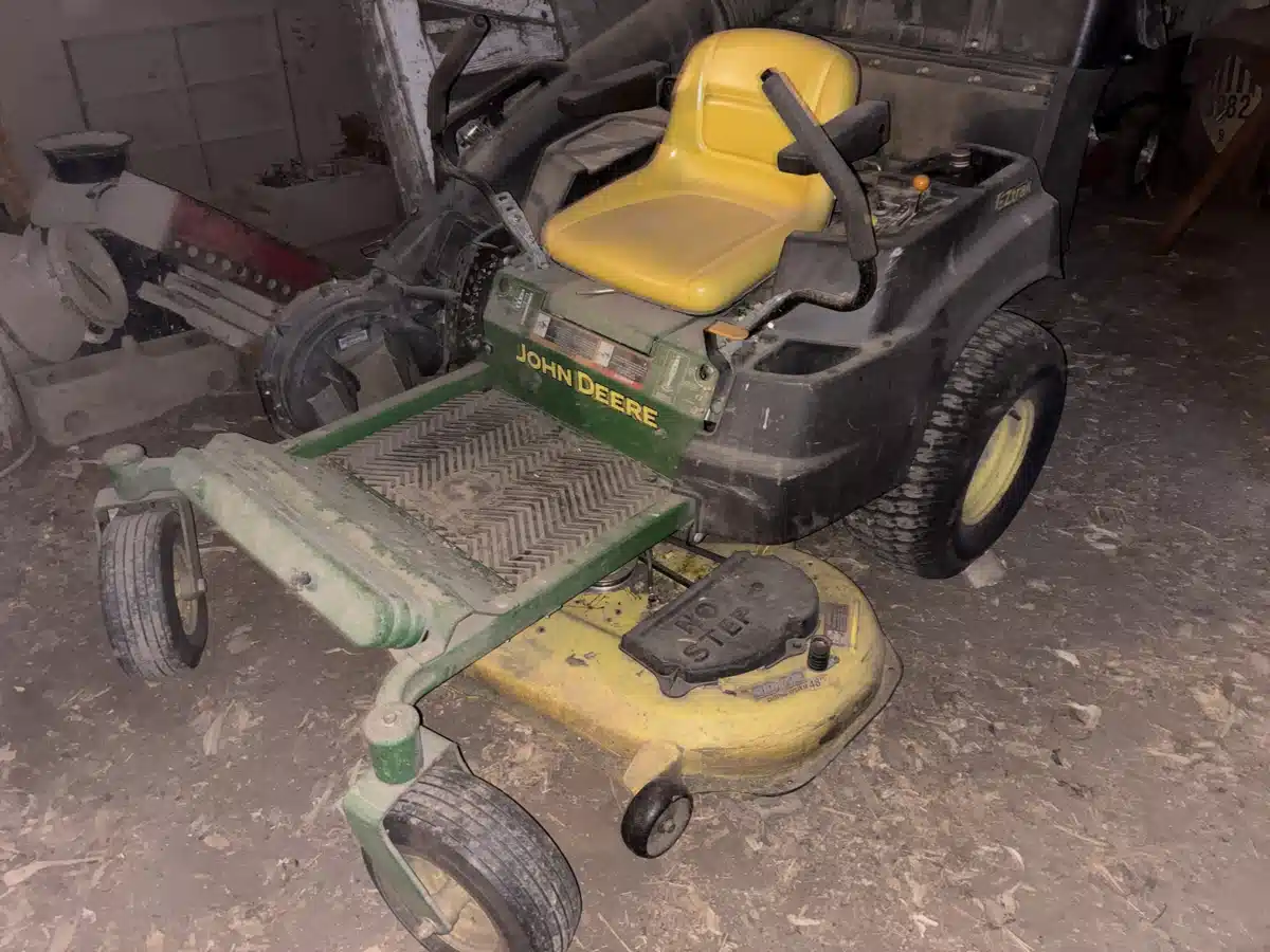Gallery image 1 for 2011 John Deere Z425 Mower - Zero Turn