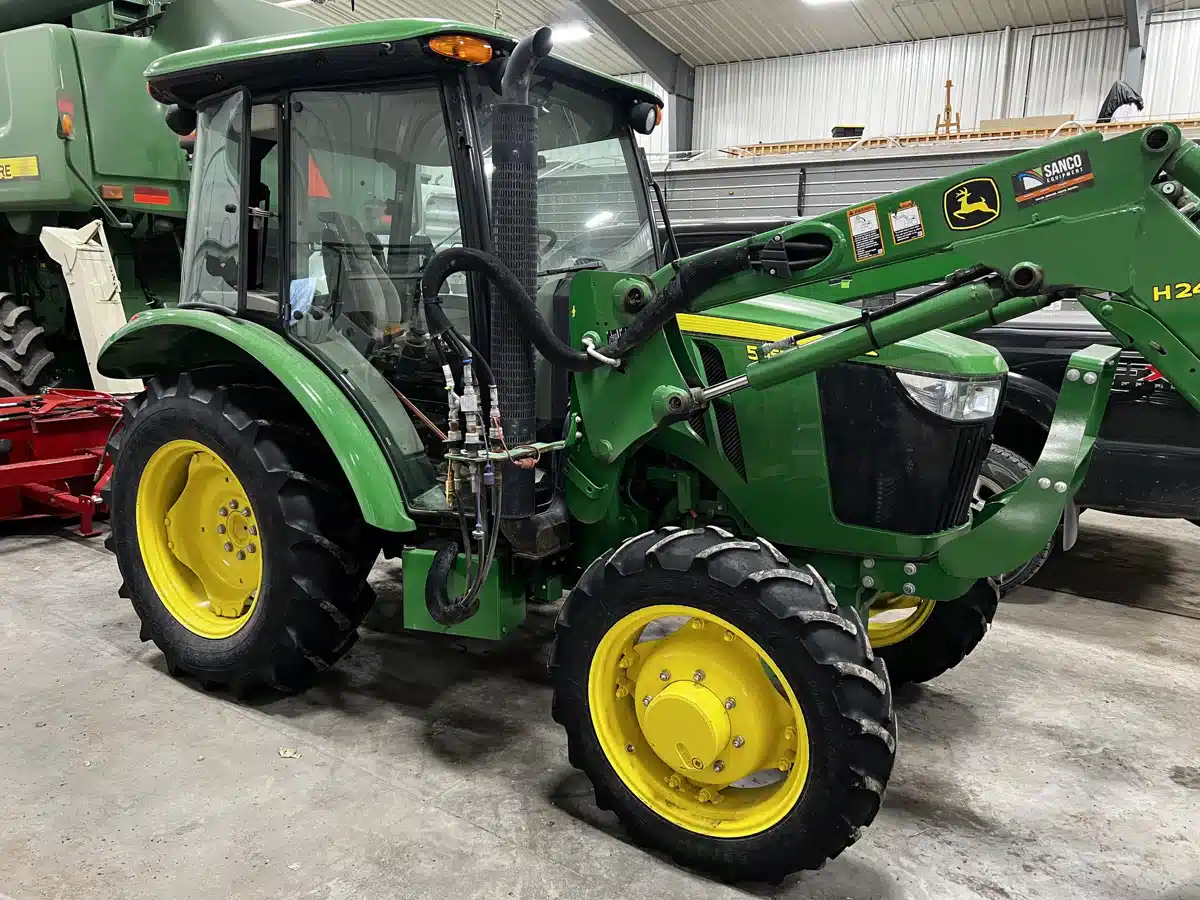 Gallery image 1 for 2016 John Deere 5055E Tractor