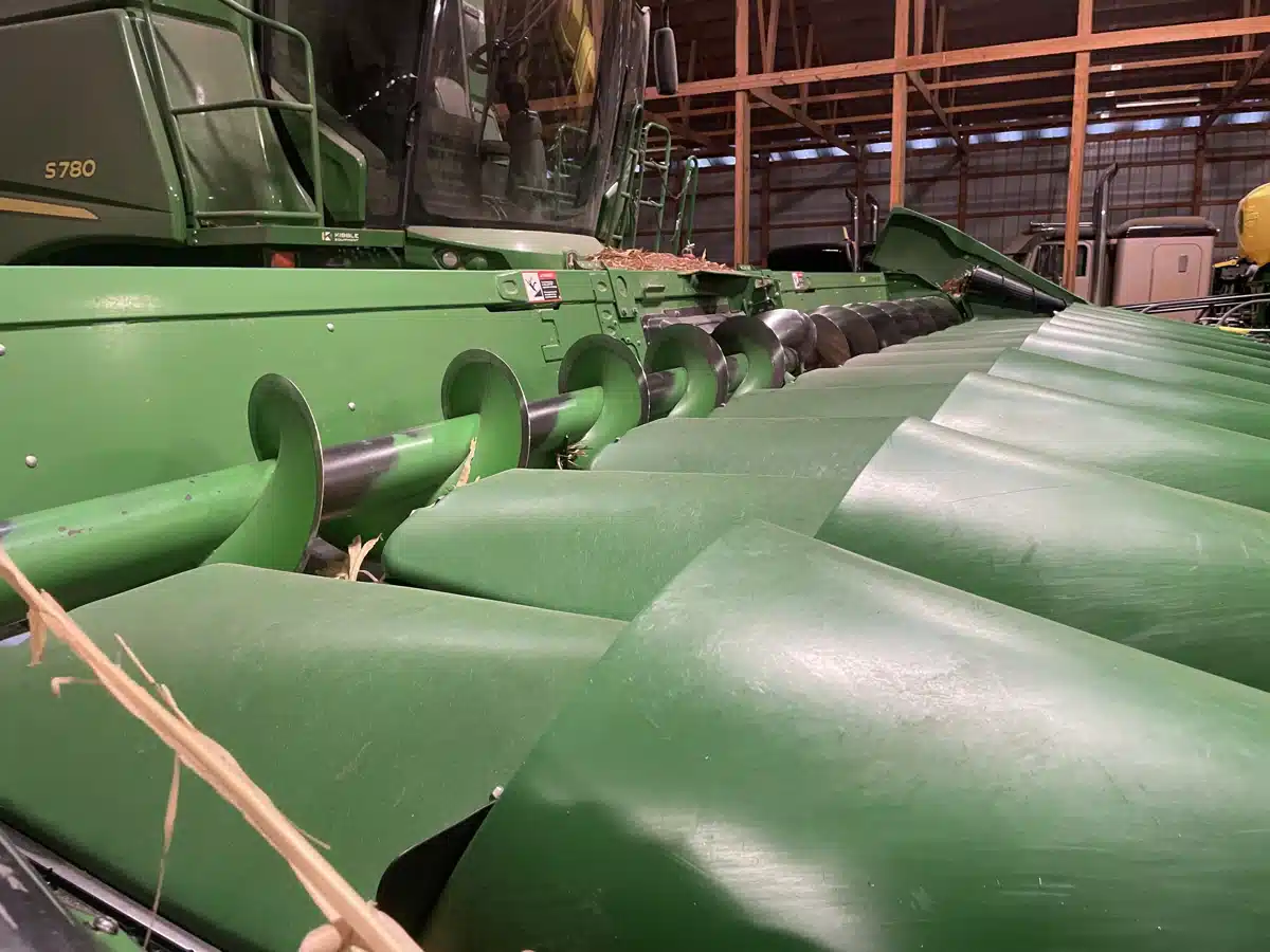 Gallery image 2 for 2023 John Deere C12R Header - Row Crop