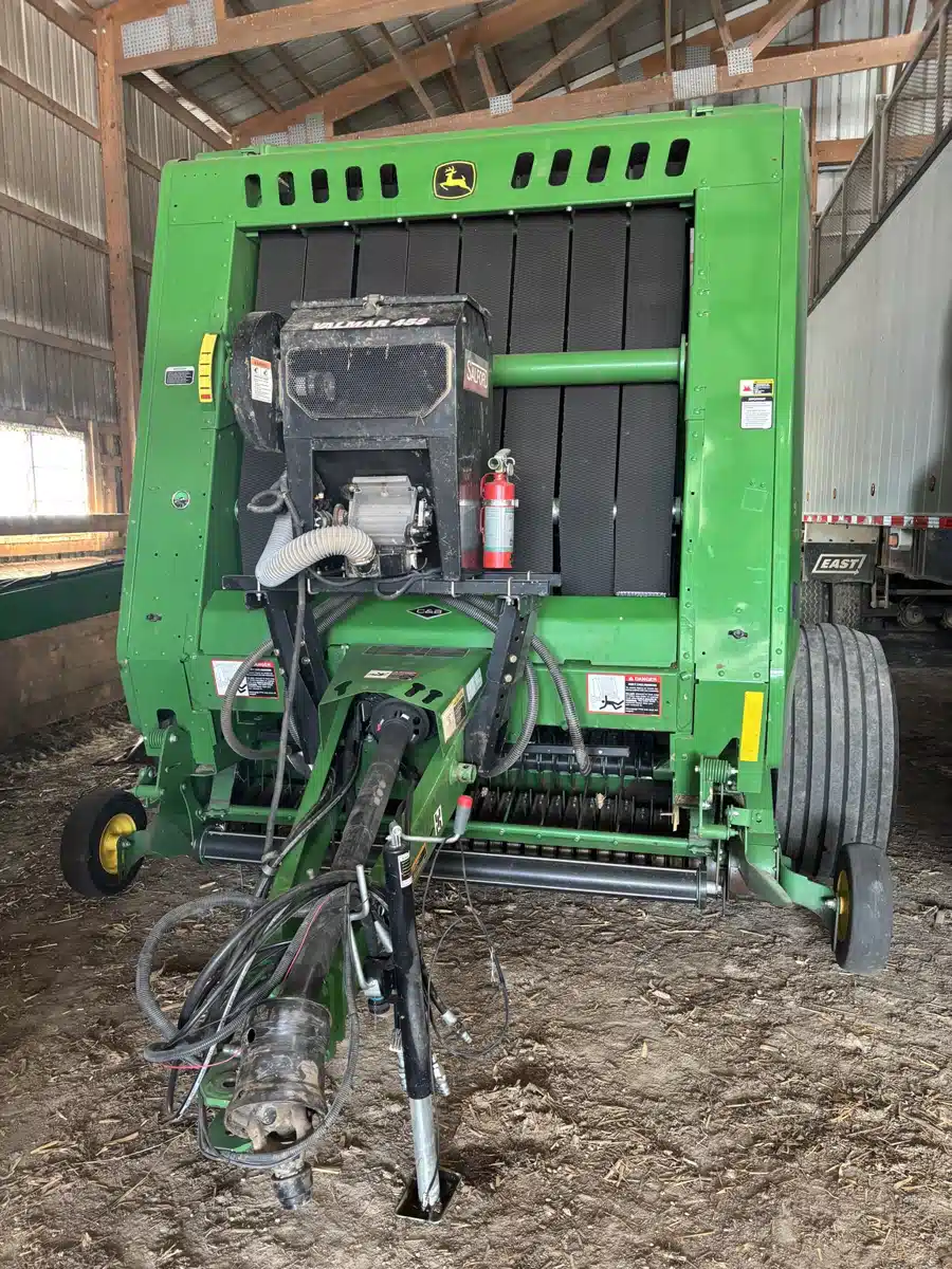 Gallery image 1 for 2021 John Deere 560M Round Baler