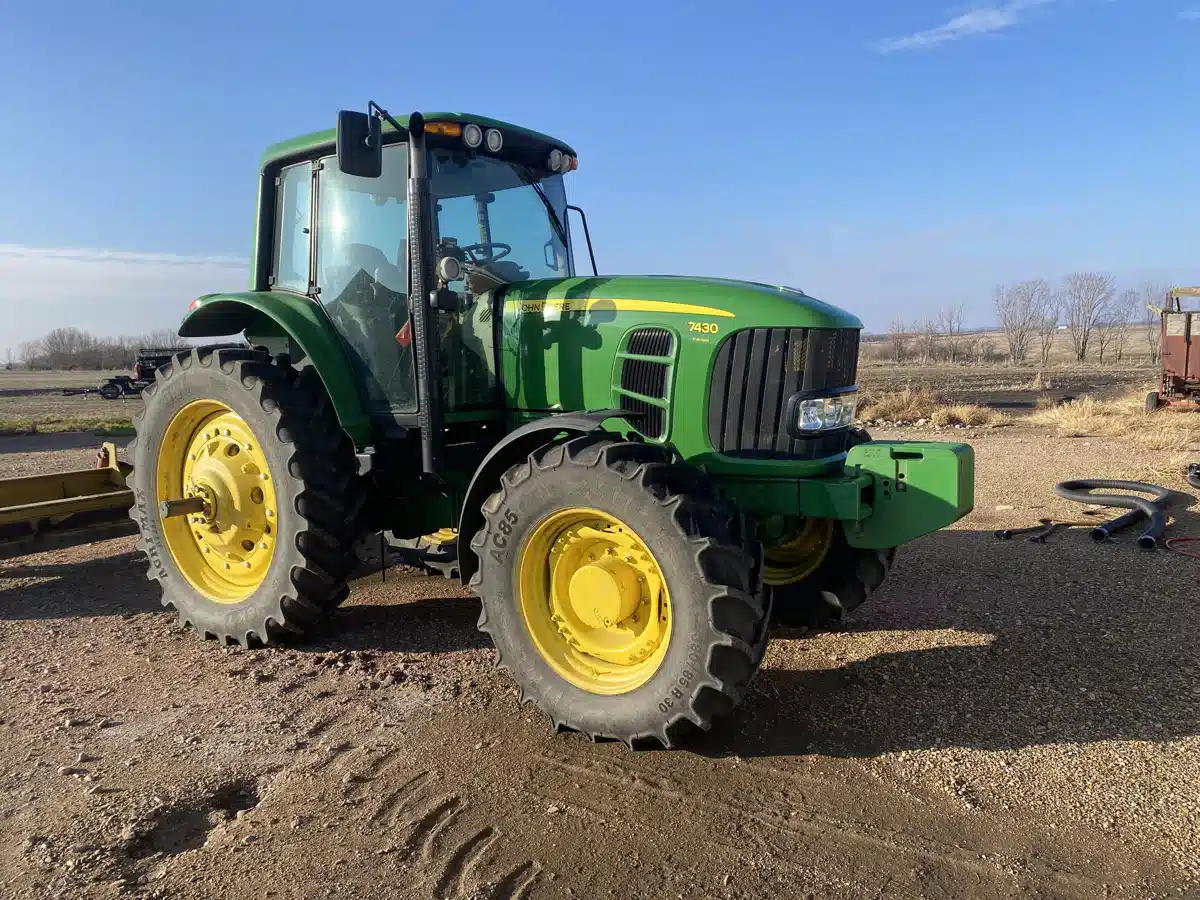 Gallery image 1 for 2008 John Deere 7430 PREMIUM Tractor