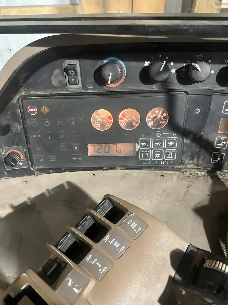 Gallery image 2 for 1998 John Deere 8400T Tractor