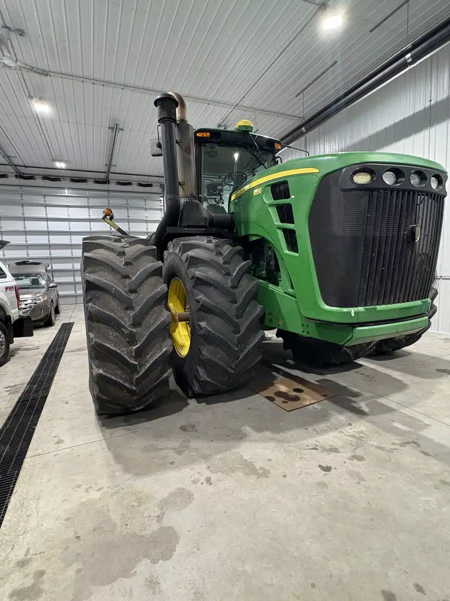 Gallery image 1 for 2007 John Deere 9530 Tractor
