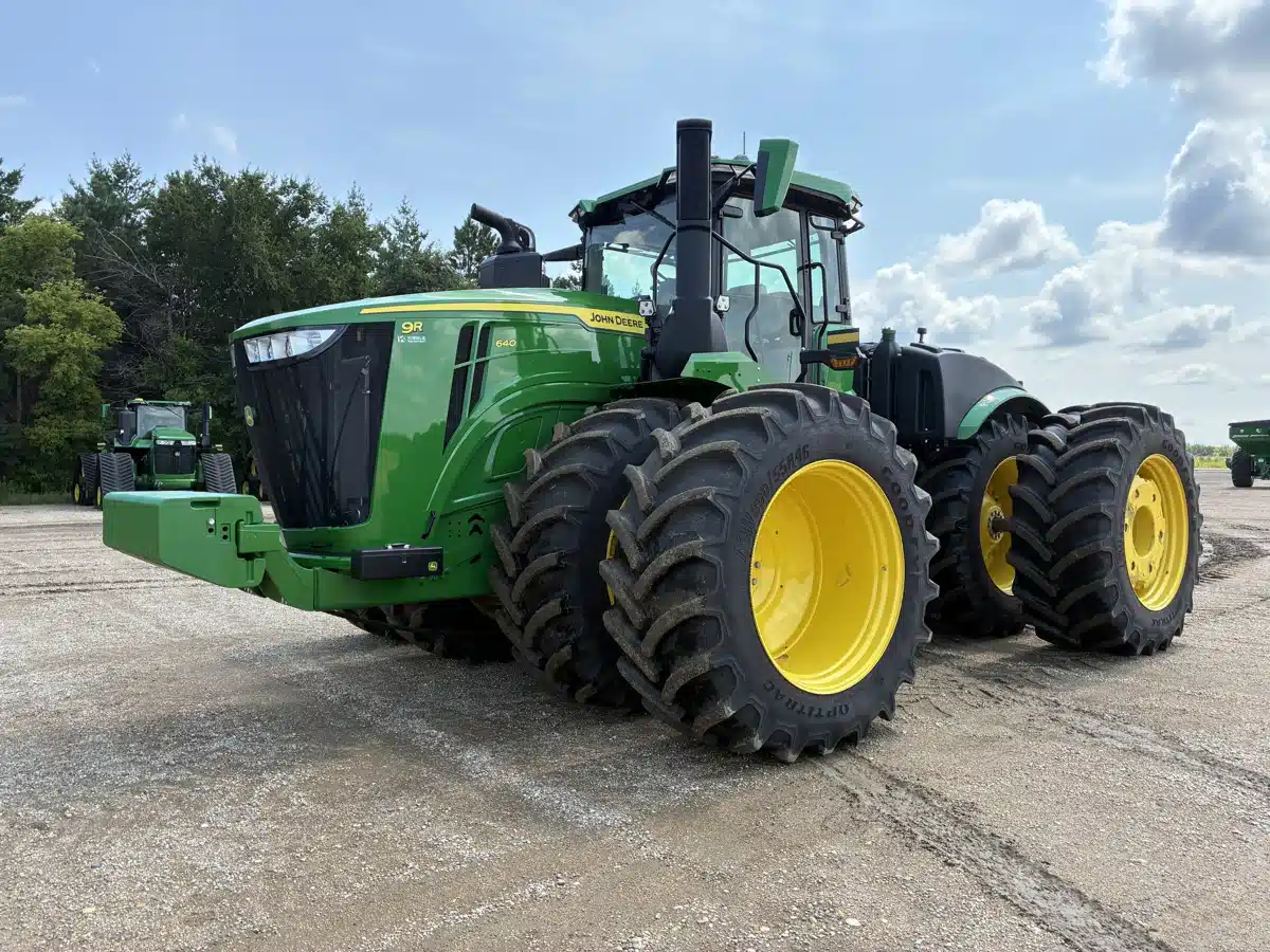Photo de la Galerie 1 pour 2025 John Deere 9R 640 Tracteur