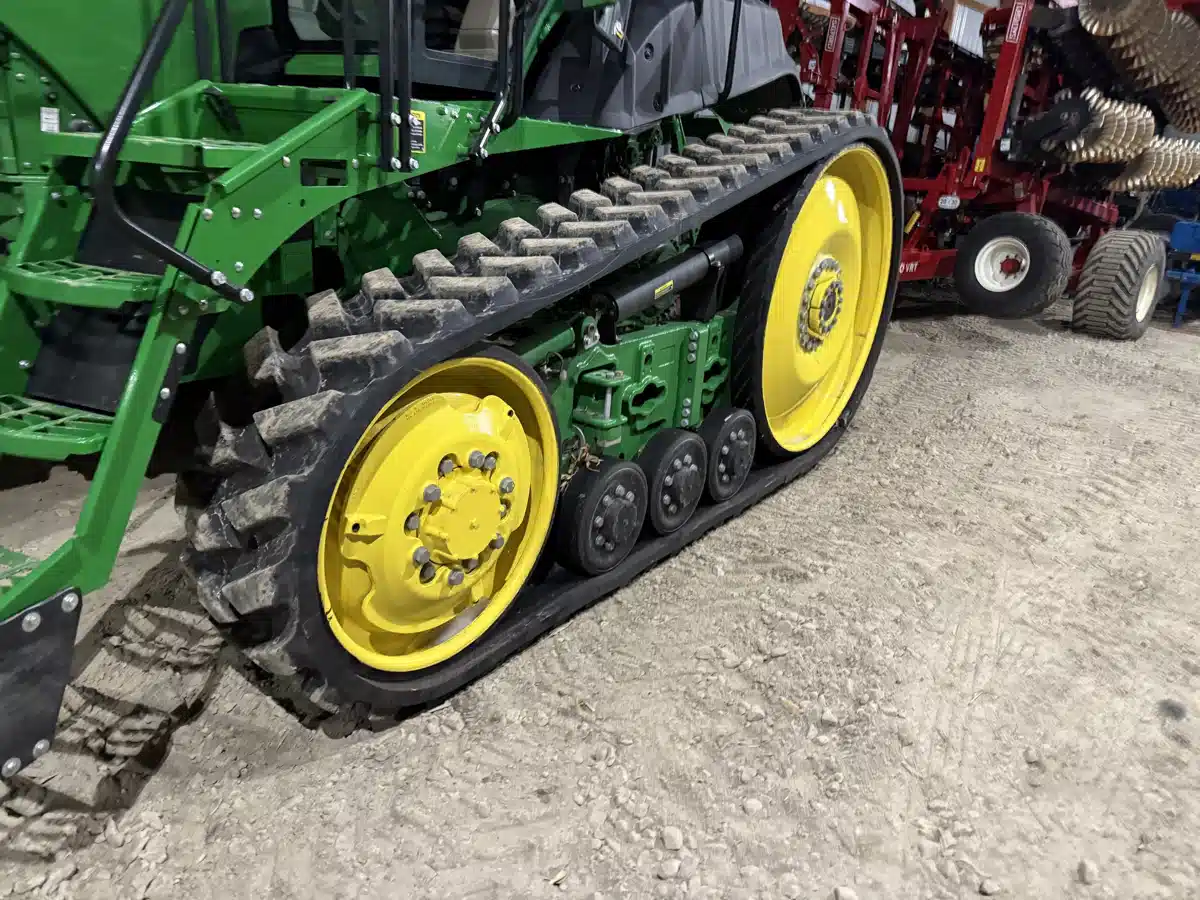 Gallery image 1 for 2024 John Deere 8RT 370 Tractor