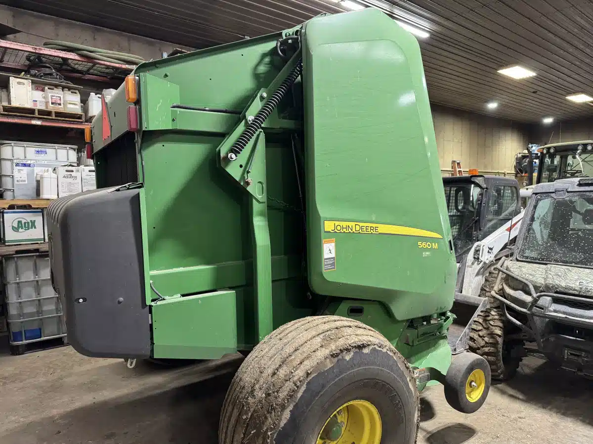 Gallery image 1 for 2019 John Deere 560M Round Baler