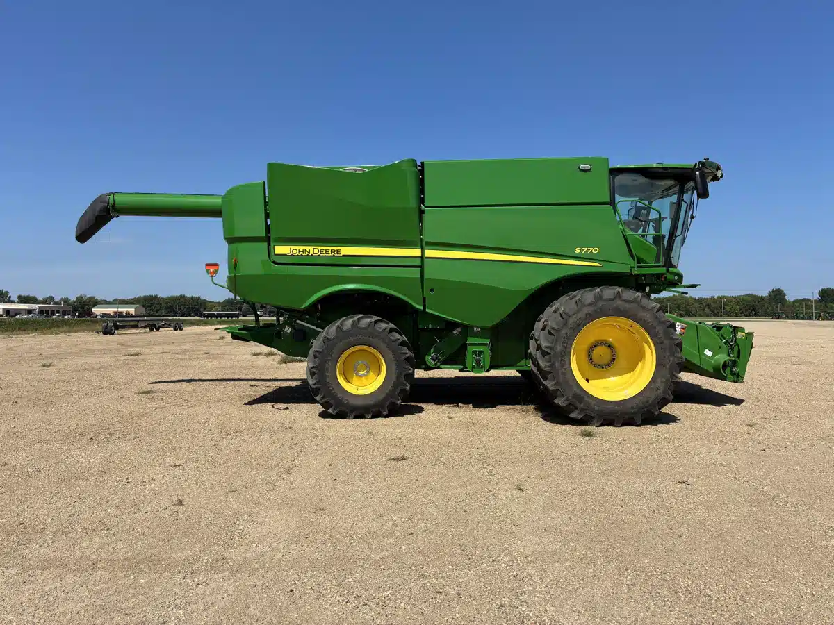 Photo de la Galerie 2 pour 2024 John Deere S770 Batteuse