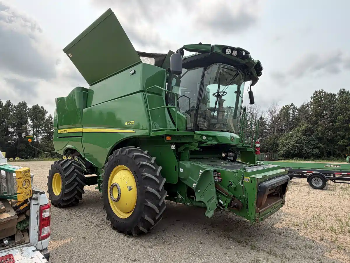 Gallery image 1 for 2024 John Deere S770 Combine