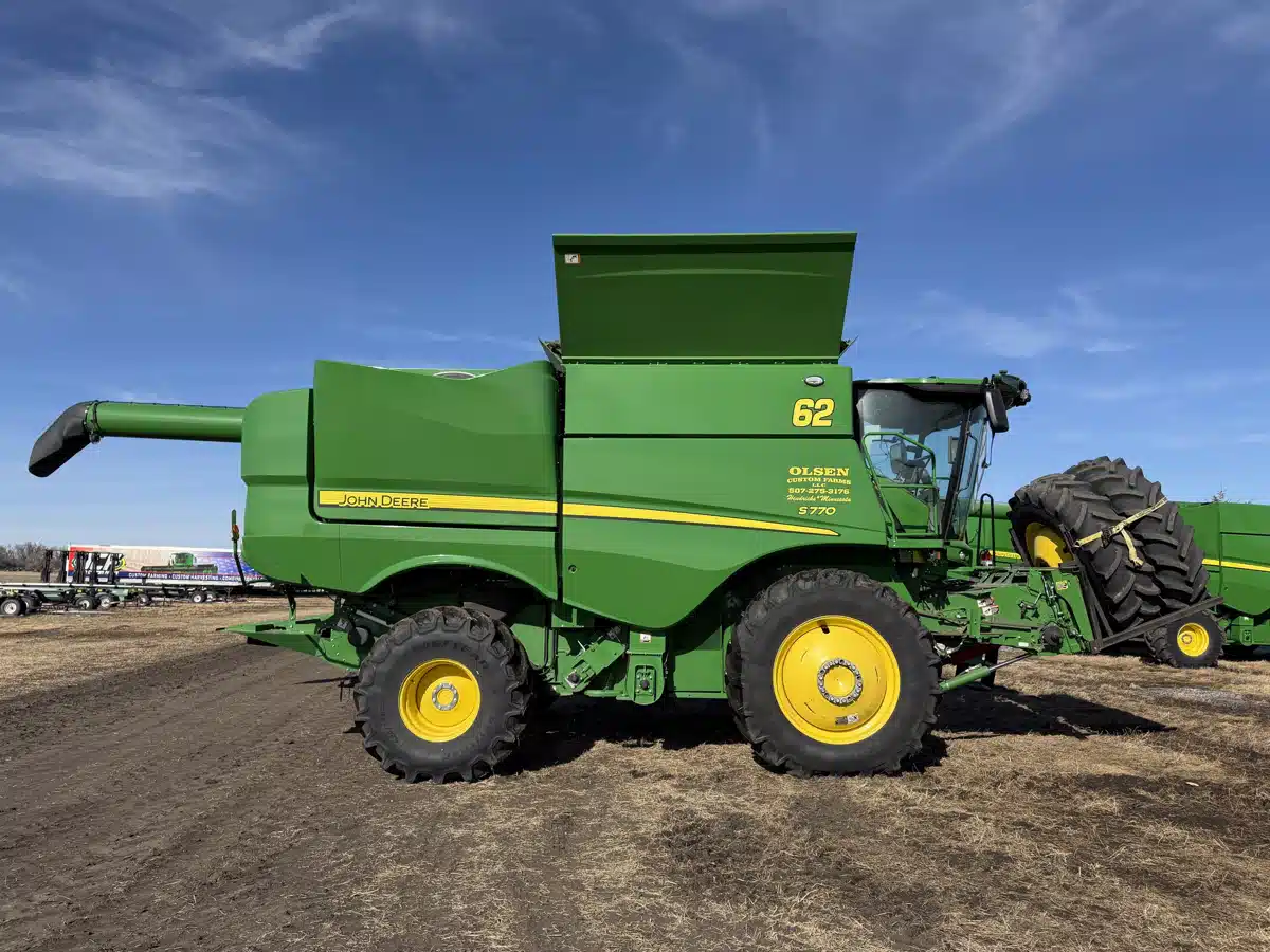 Photo de la Galerie 2 pour 2024 John Deere S770 Batteuse