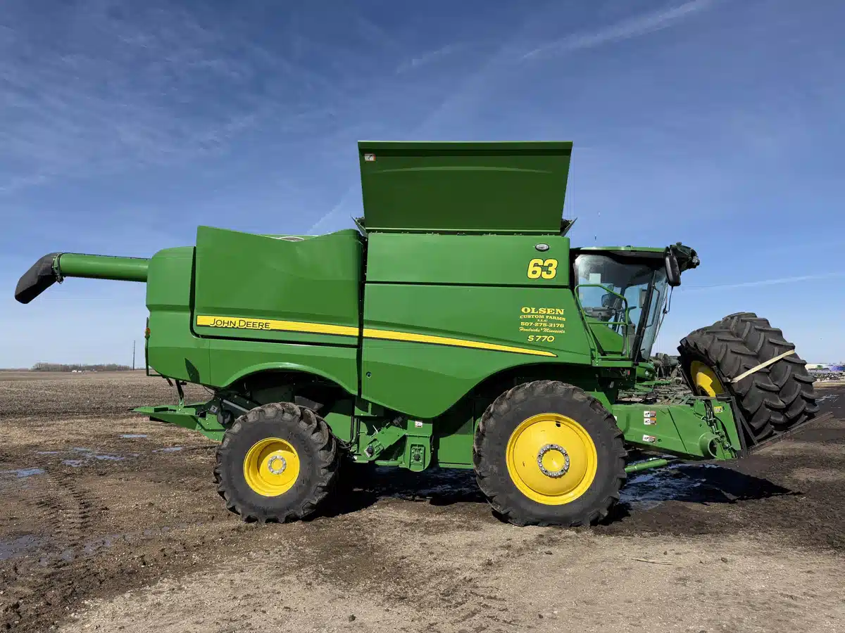 Gallery image 2 for 2024 John Deere S770 Combine