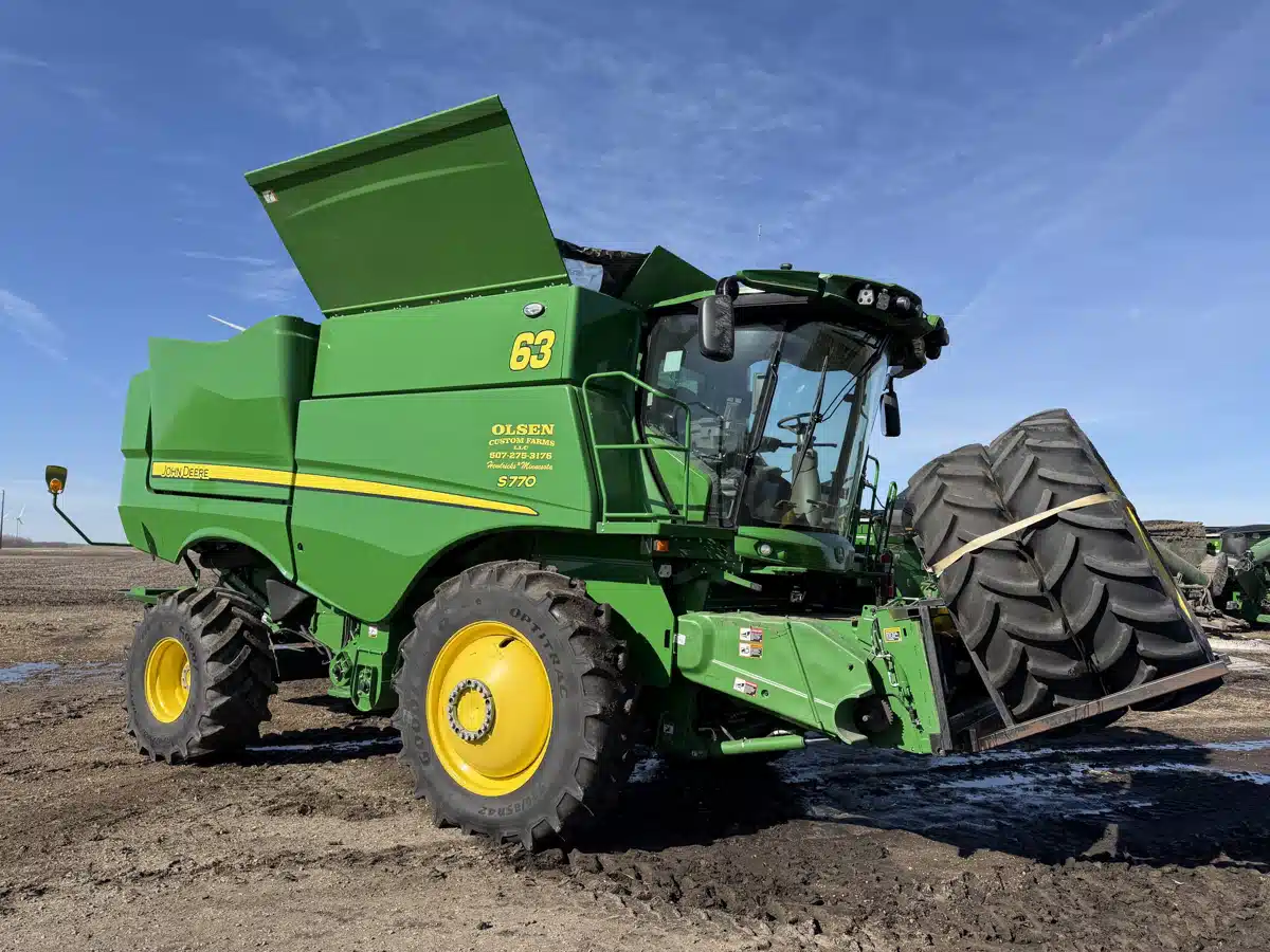 Gallery image 1 for 2024 John Deere S770 Combine