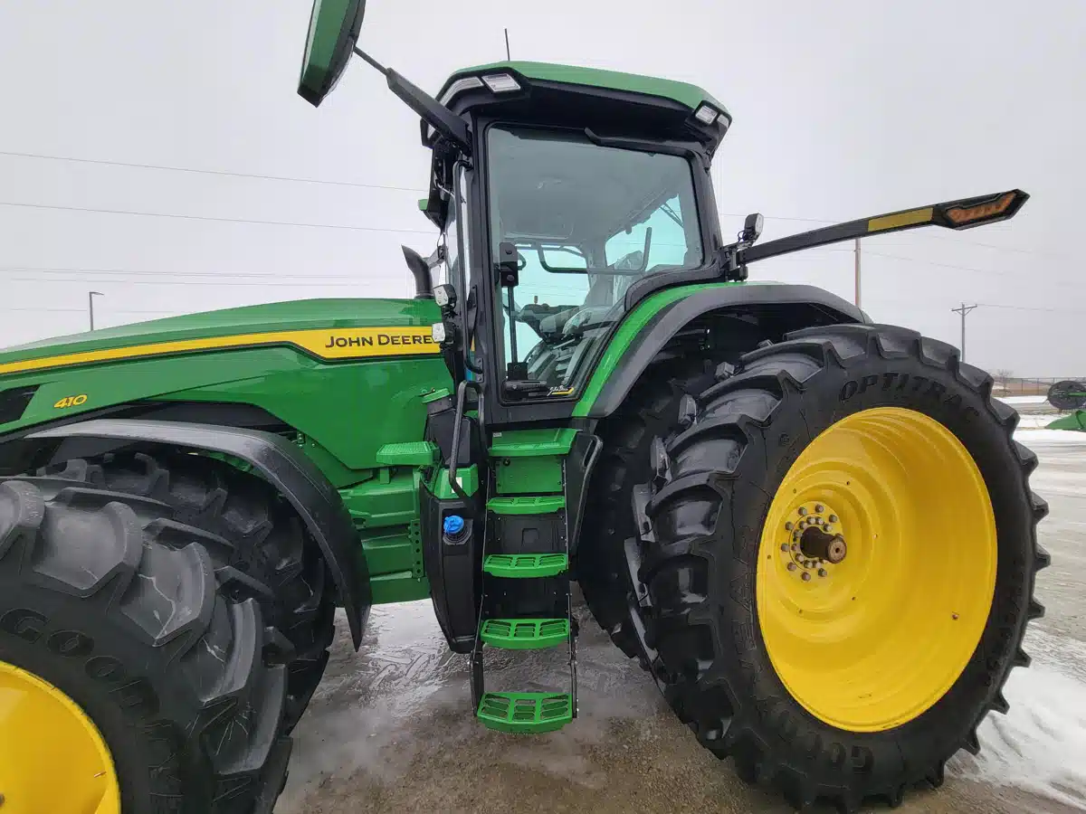 Gallery image 2 for 2025 John Deere 8R 410 Tractor