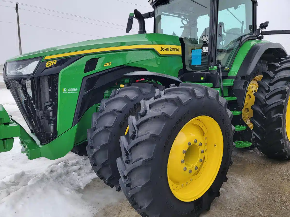 Gallery image 1 for 2025 John Deere 8R 410 Tractor