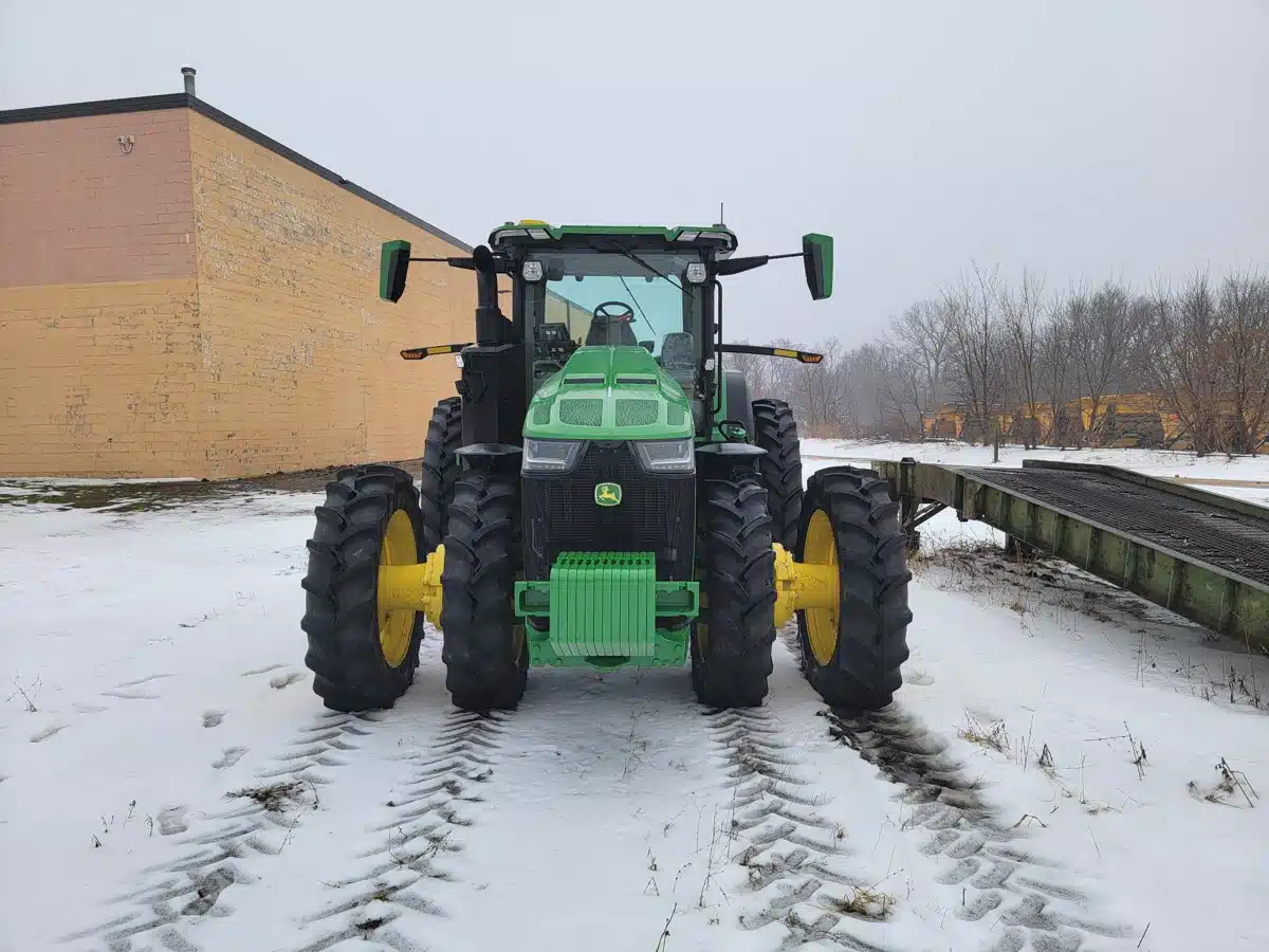 Gallery image 2 for 2025 John Deere 8R 370 Tractor