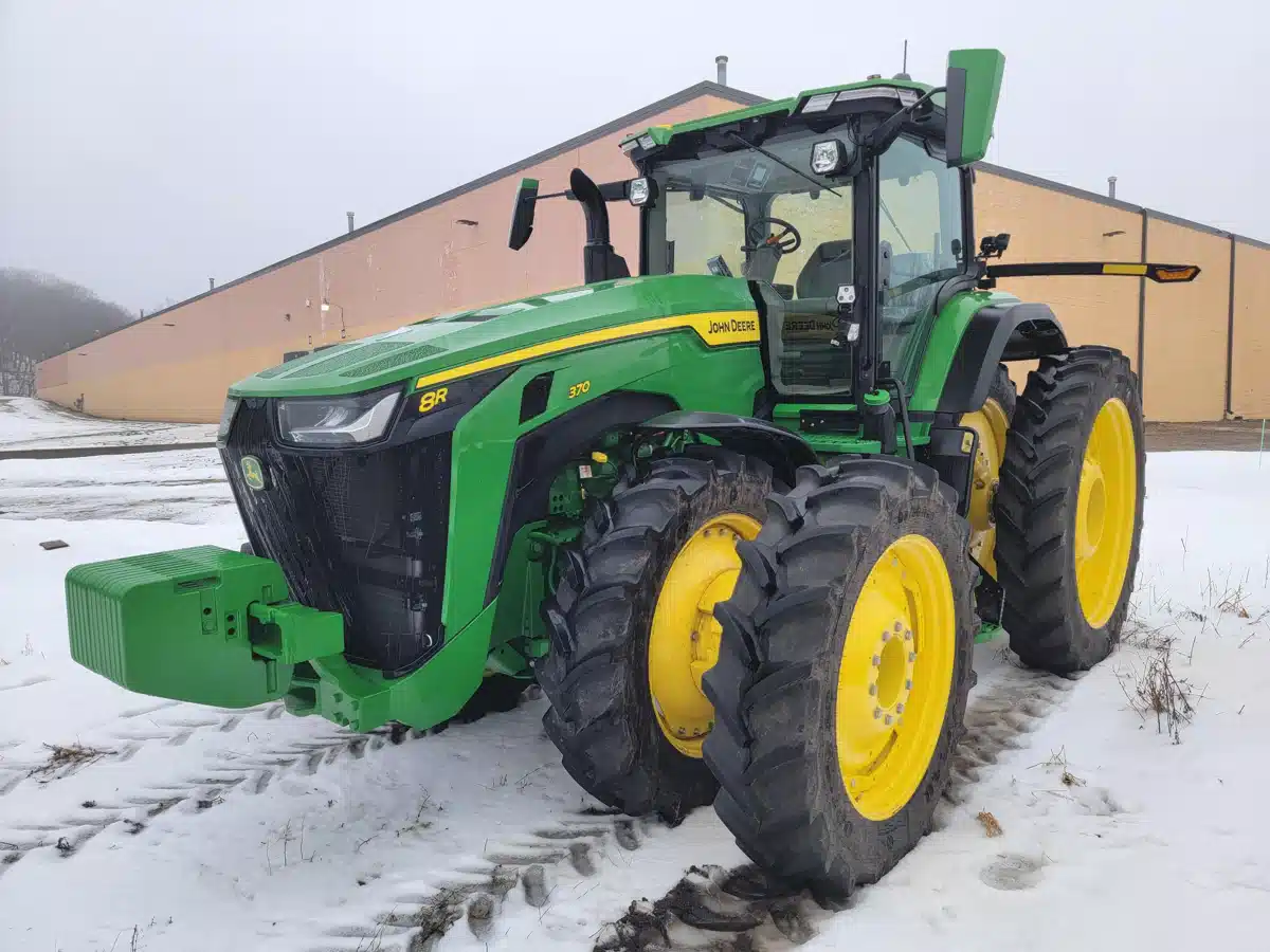 Gallery image 1 for 2025 John Deere 8R 370 Tractor