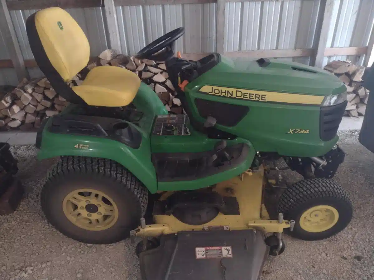 Gallery image 1 for 2021 John Deere X734 Lawn Tractor