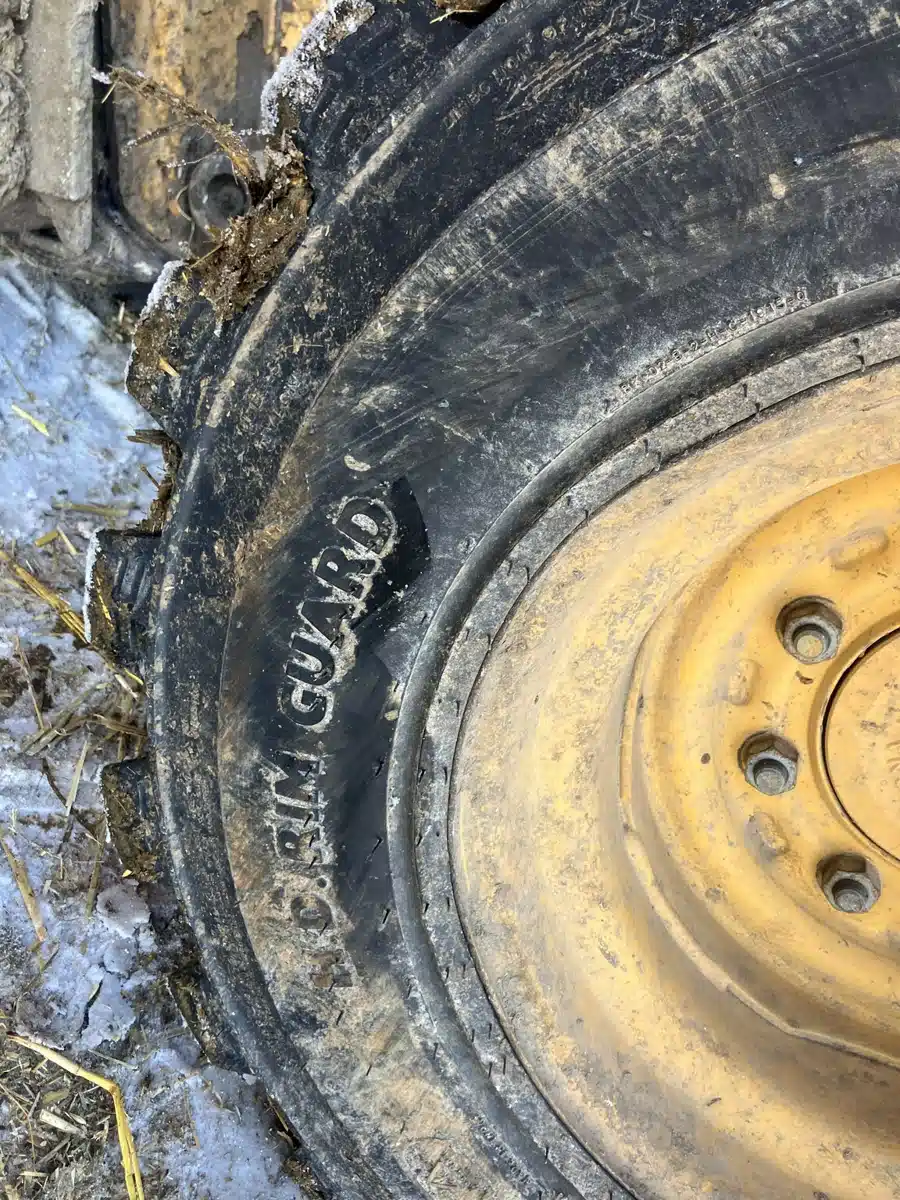 Gallery image 2 for 2014 John Deere 320E Skid Steer