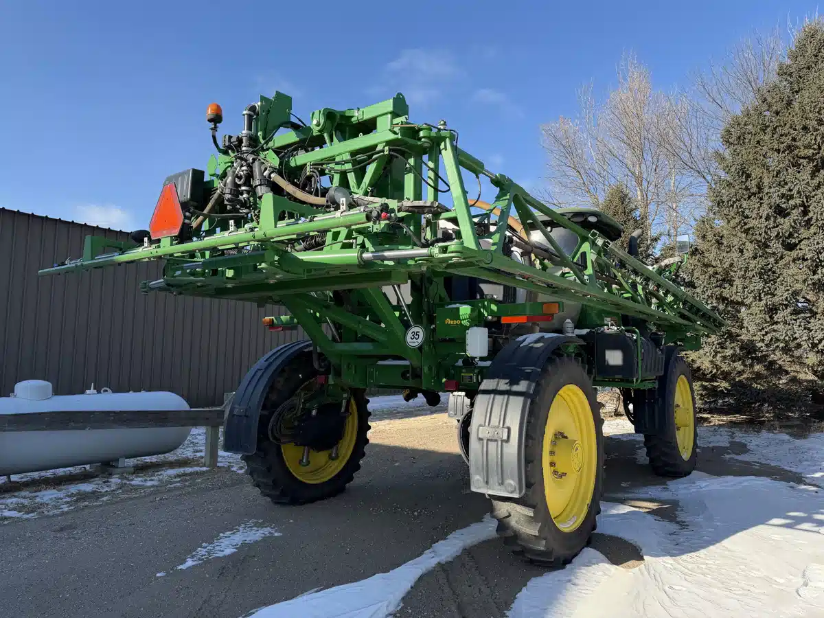 Gallery image 2 for 2014 John Deere R4038 Sprayer - Self Propelled