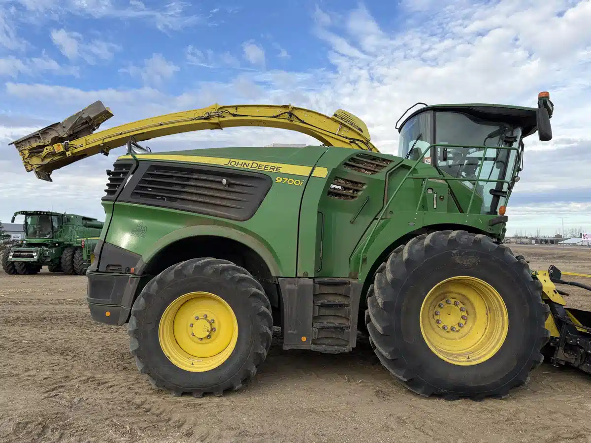 Gallery image 2 for 2022 John Deere 9700 Forage Harvester
