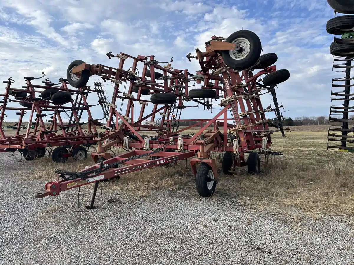 1998 Wil-Rich QUAD 5 Cultivator