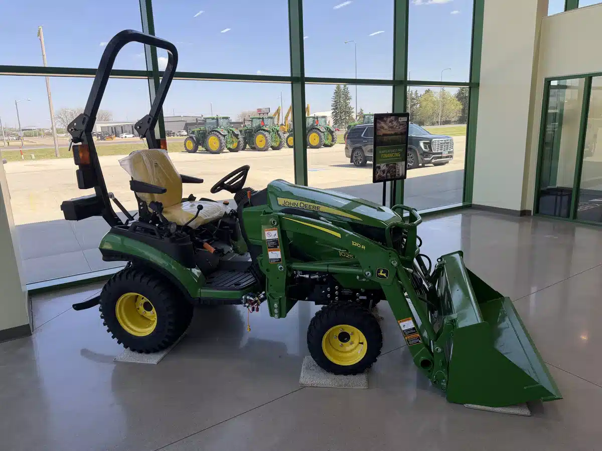 Gallery image 2 for 2025 John Deere 1025R Tractor