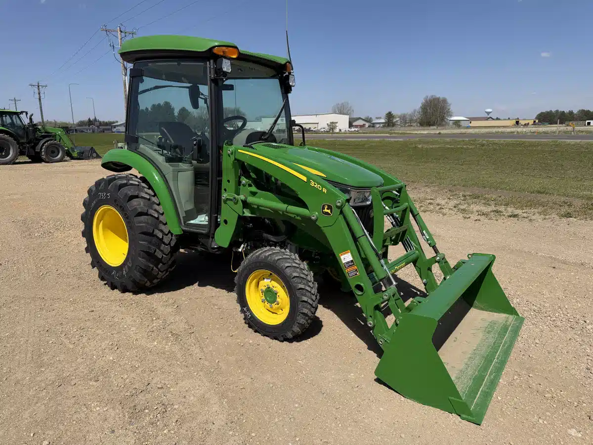 Photo de la Galerie 1 pour 2025 John Deere 3039R Tracteur