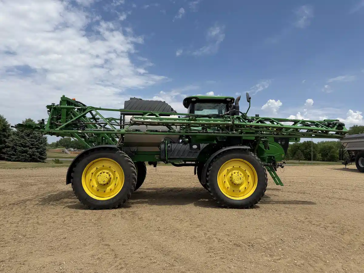 Photo de la Galerie 2 pour 2019 John Deere R4045 Arroseur - Automoteur