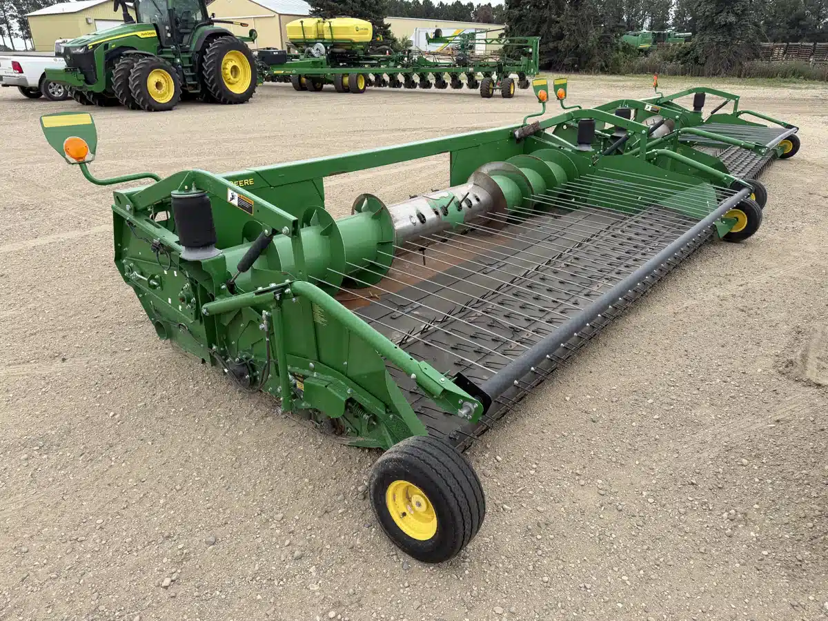 Gallery image 1 for 2018 John Deere 615P Header - Pickup