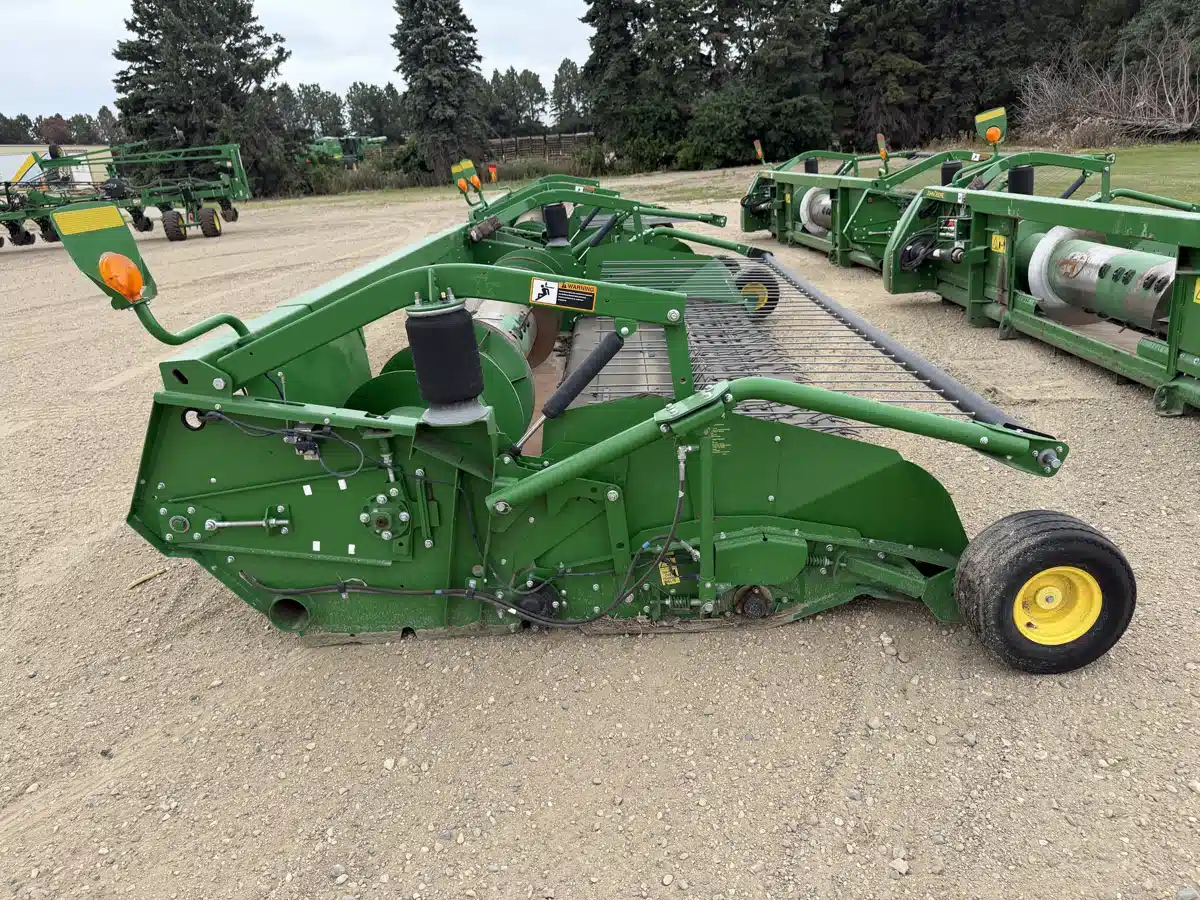Gallery image 2 for 2018 John Deere 615P Header - Pickup