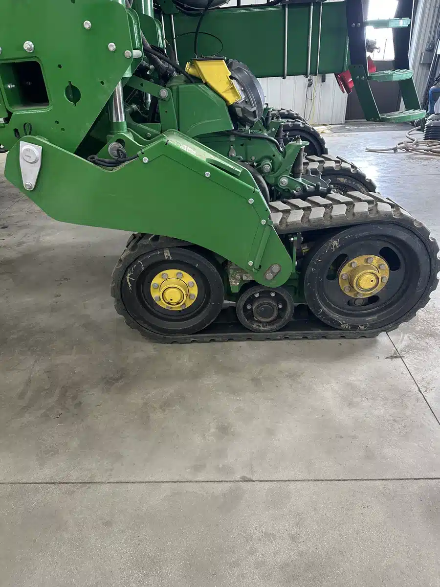 Gallery image 2 for 2022 John Deere Camso Planter tracks AA104862 Tires