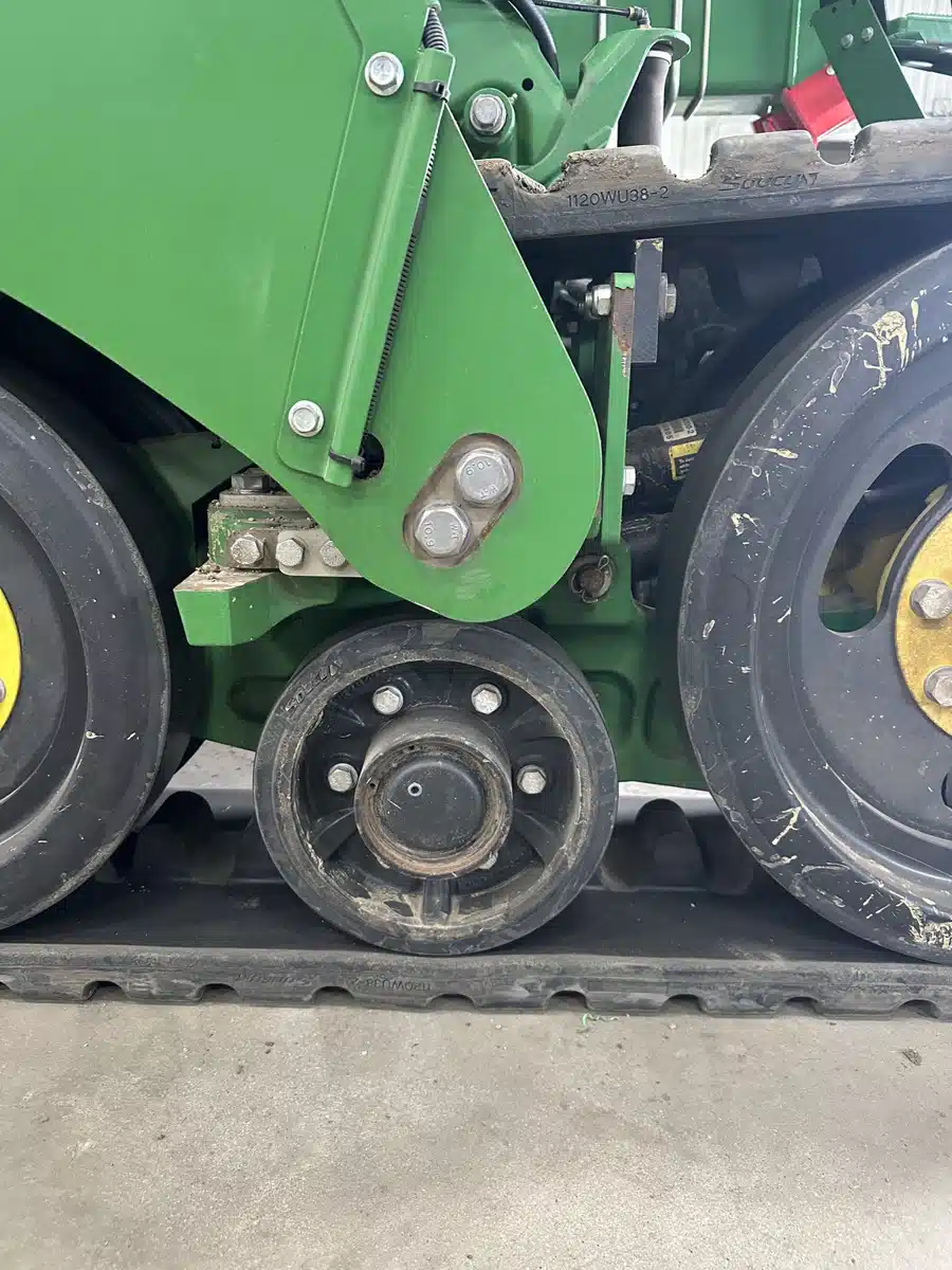 Gallery image 1 for 2022 John Deere Camso Planter tracks AA104862 Tires