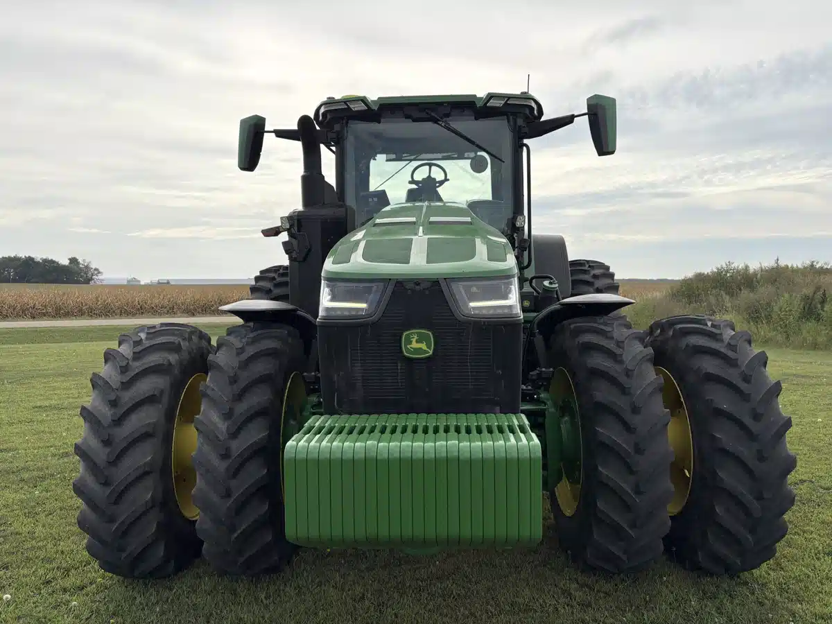 Photo de la Galerie 2 pour 2025 John Deere 8R 370 Tracteur