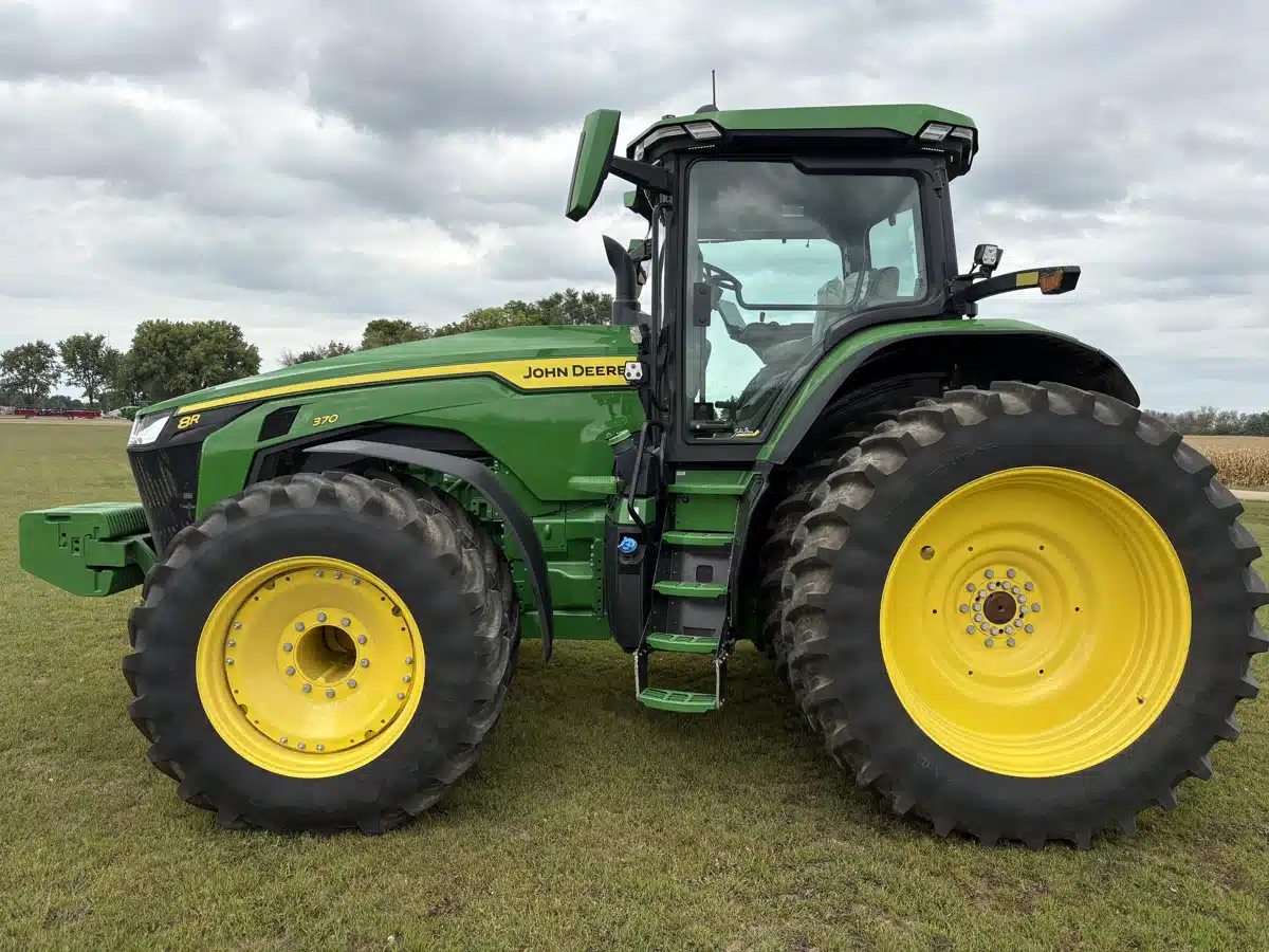 Photo de la Galerie 1 pour 2025 John Deere 8R 370 Tracteur