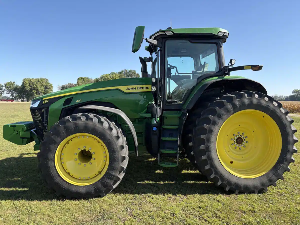 Gallery image 1 for 2025 John Deere 8R 410 Tractor