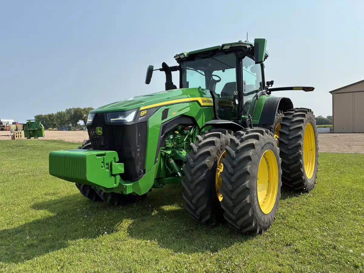 Gallery image 1 for 2025 John Deere 8R 410 Tractor