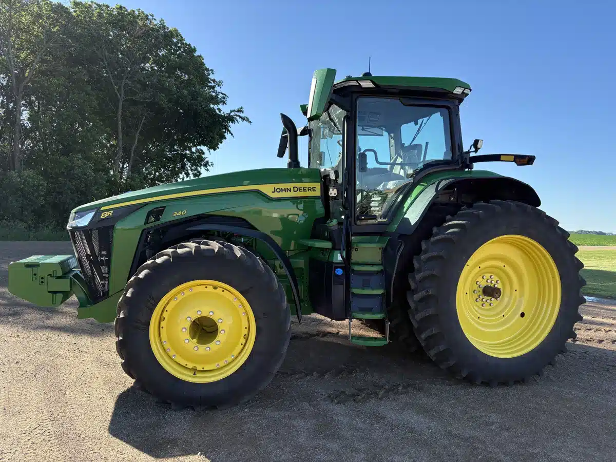 Photo de la Galerie 1 pour 2025 John Deere 8R 340 Tracteur