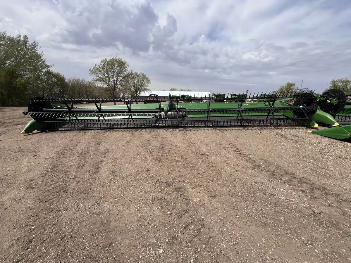 Gallery image 2 for 2024 John Deere RD40F Header - Flex Draper