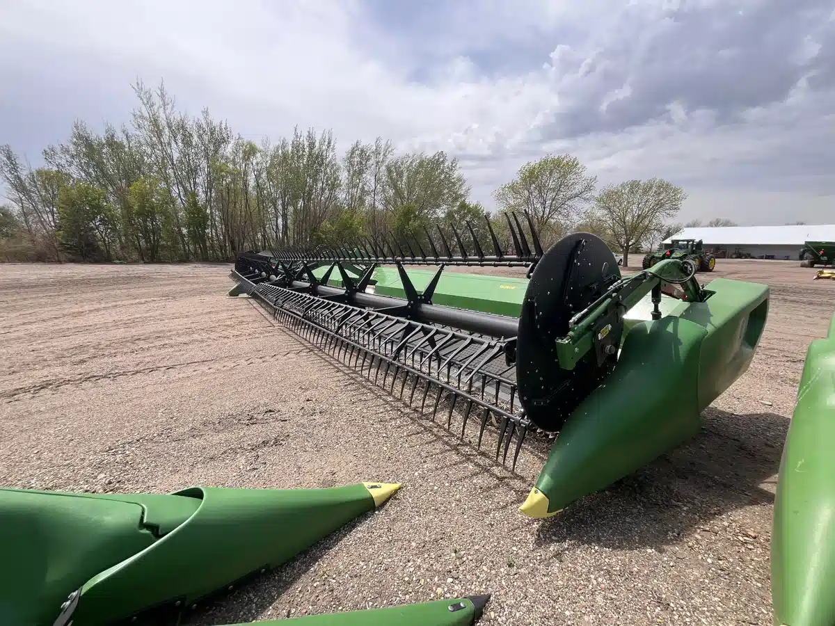 Gallery image 1 for 2024 John Deere RD40F Header - Flex Draper