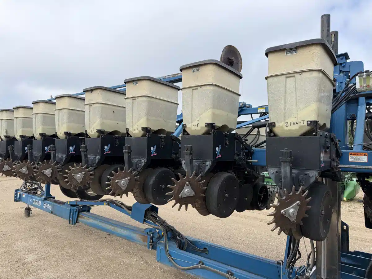 Photo de la Galerie 2 pour 1996 Kinze 2600 Planteur