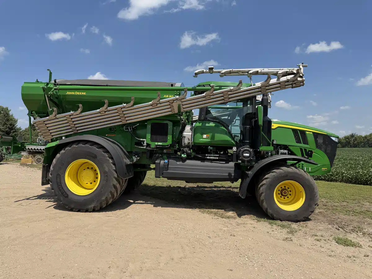 Gallery image 2 for 2023 John Deere 800R Anhydrous Applicator