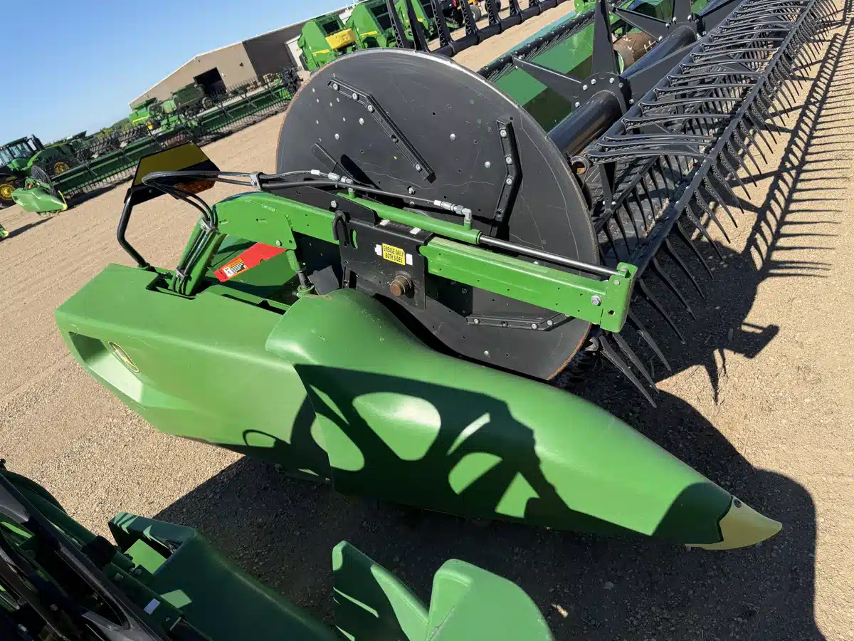 Gallery image 2 for 2024 John Deere RD40F Header - Flex Draper