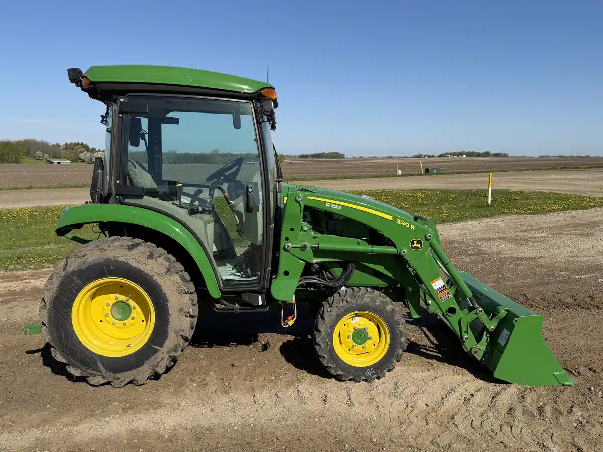 Gallery image 2 for 2026 John Deere 3039R Tractor