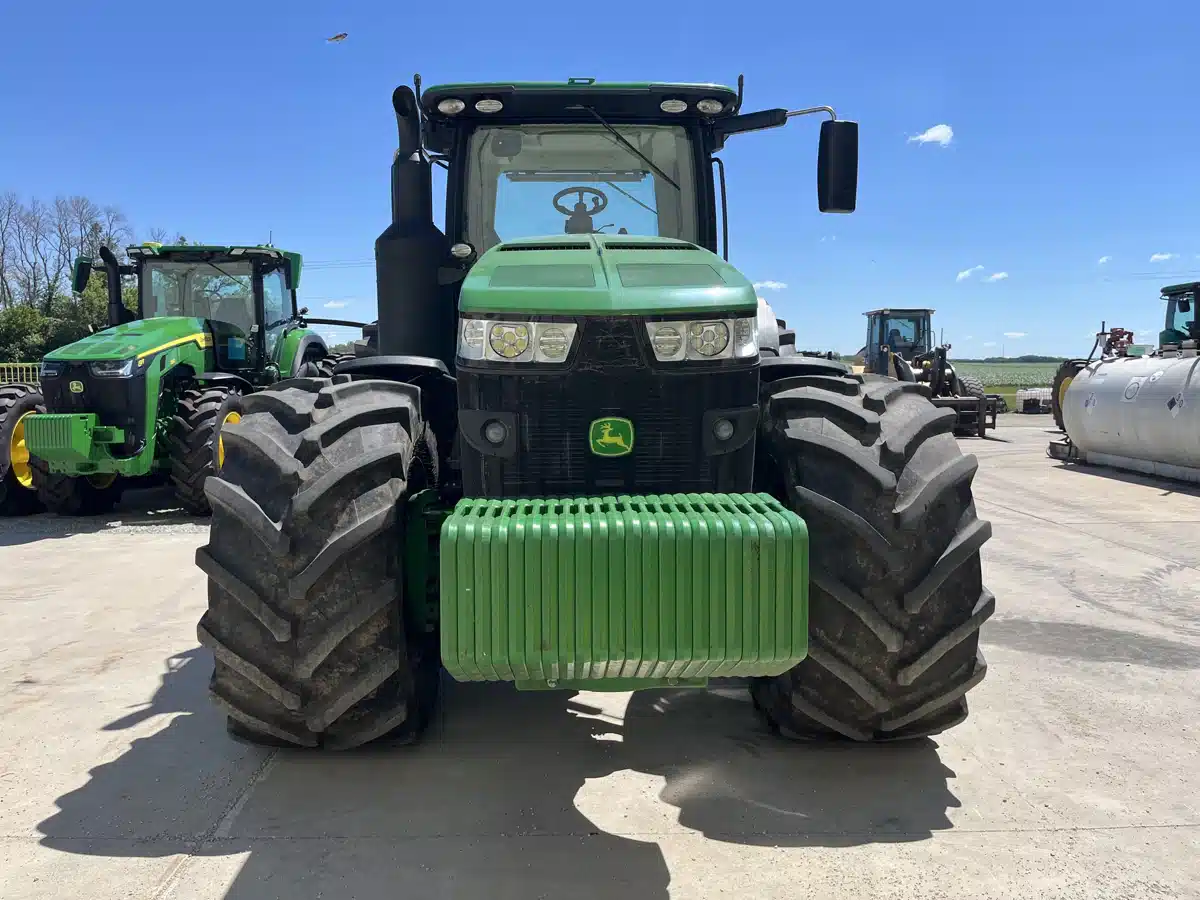 Gallery image 2 for 2019 John Deere 8370R Tractor