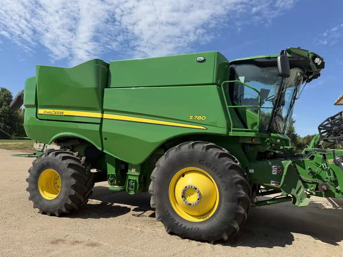 Photo de la Galerie 1 pour 2023 John Deere S780 Batteuse