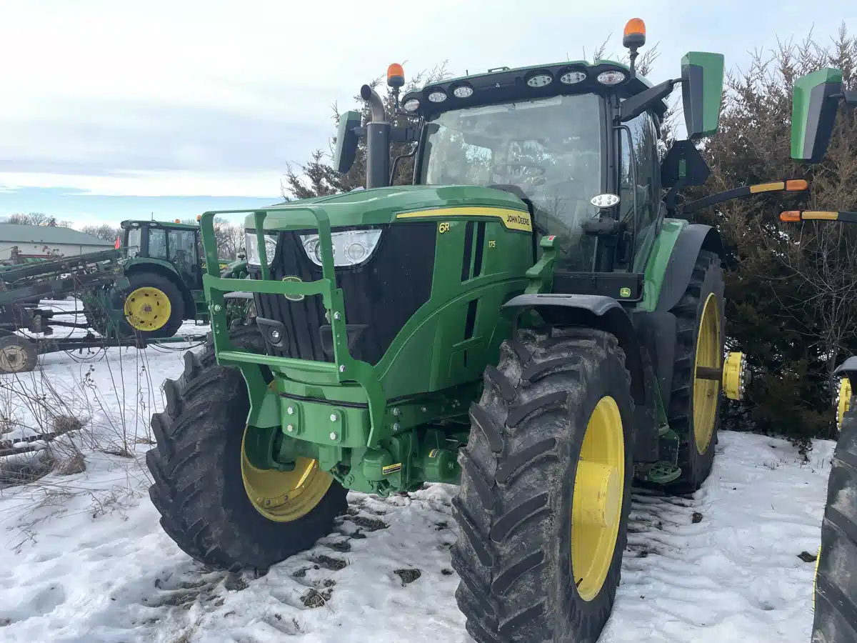 Photo de la Galerie 2 pour 2025 John Deere 6R 175 Tracteur