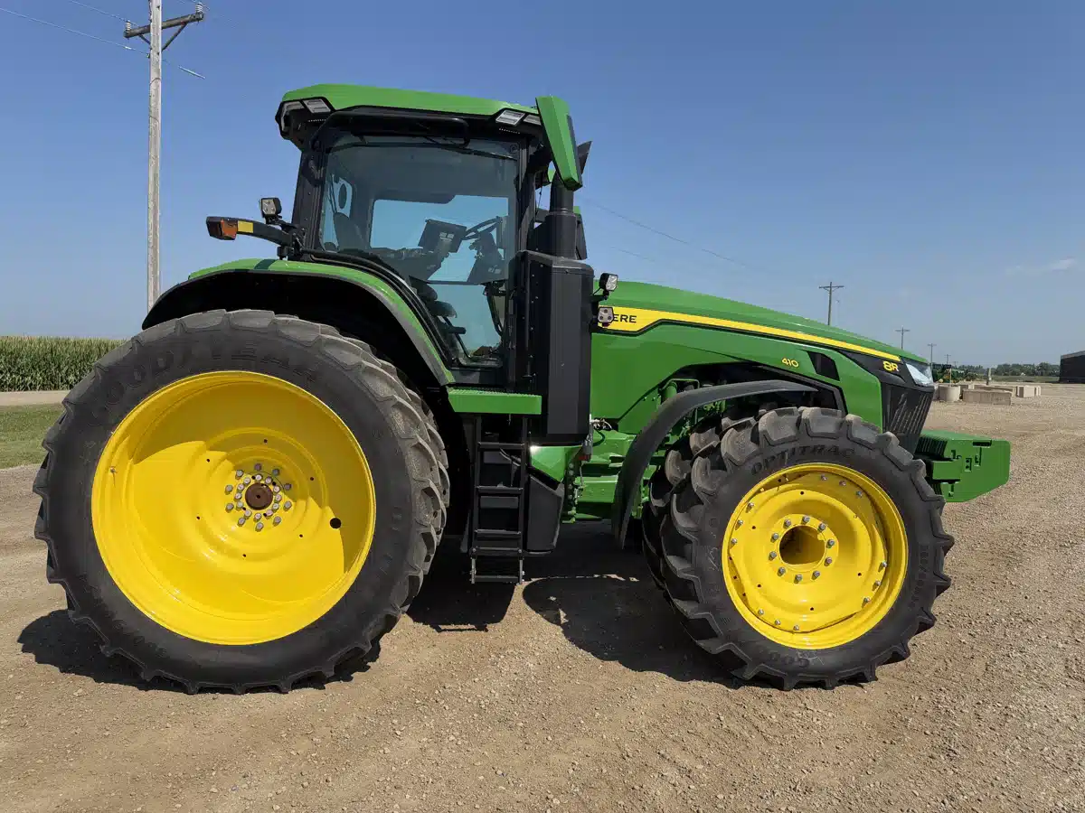 Gallery image 2 for 2025 John Deere 8R 410 Tractor